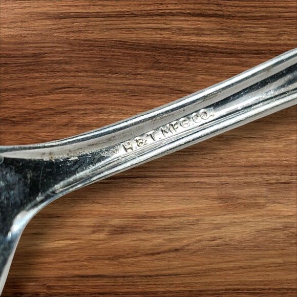 H&T MFG Co Vintage 1940 Meadow Flower Silver Plated Dinner Forks Set of 8 Fork - Picture 4 of 5